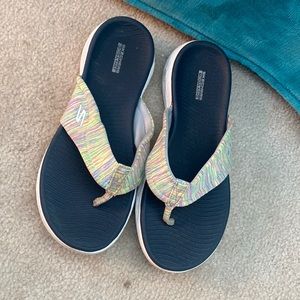 Women’s sketchers Goga mat sandals